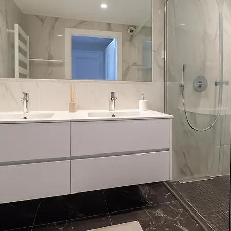 High-end With Pool And Panoramic Views Vakantiehuis