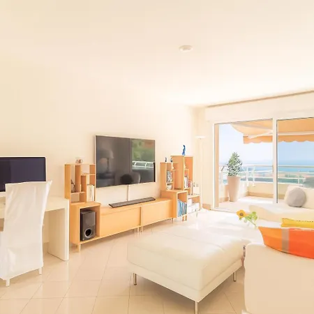 High-end With Pool And Panoramic Views